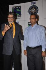 Amitabh Bachchan on the sets of KBC in Mumbai on 7th Sept 2013 (45).JPG